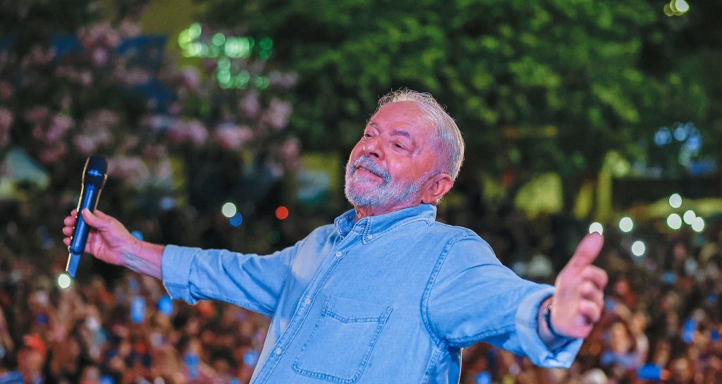 Datafolha: Lula alcança 50% dos votos válidos e reforça chance de vencer no primeiro turno