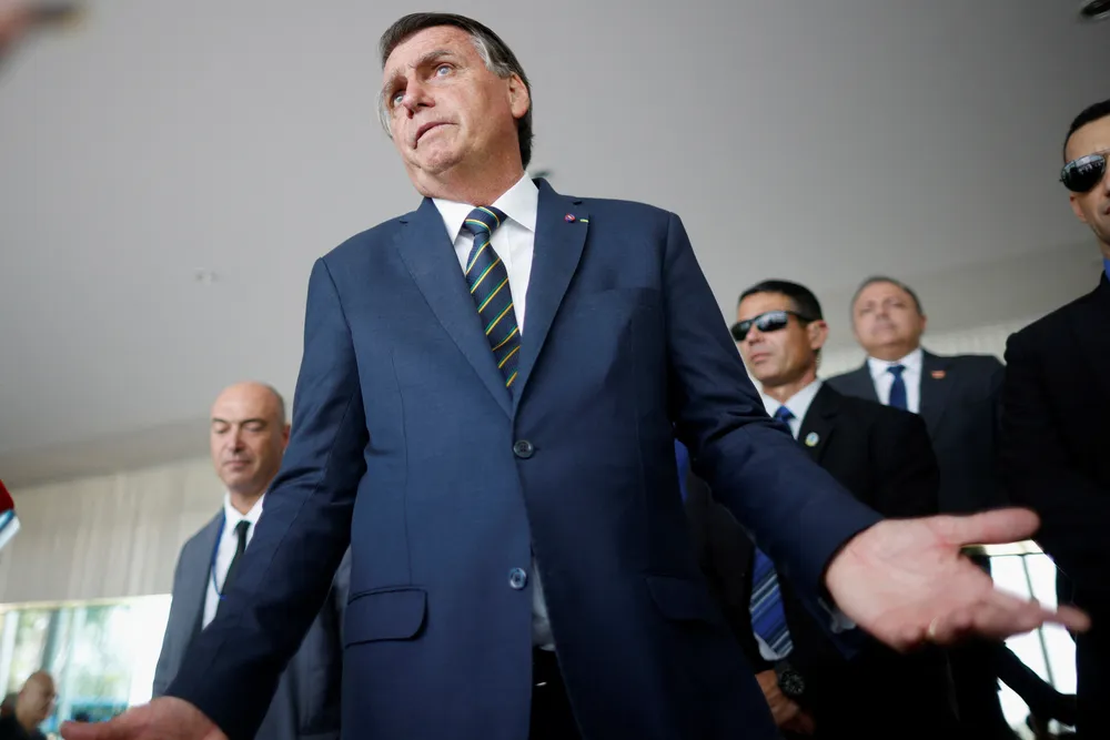 Projeto de Bolsonaro para se manter no poder tem semelhanças com o que foi feito na Hungria e na Venezuela, analisa cientista político
