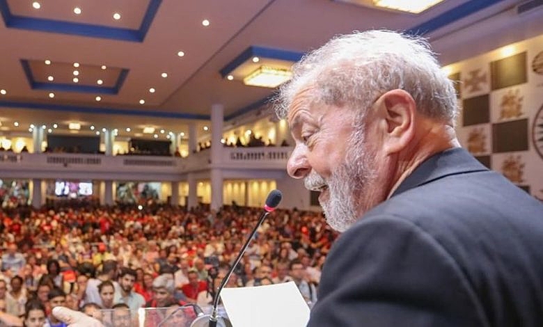 Lula fechará igrejas? Em 2003, petista criou lei para facilitar abertura de templos