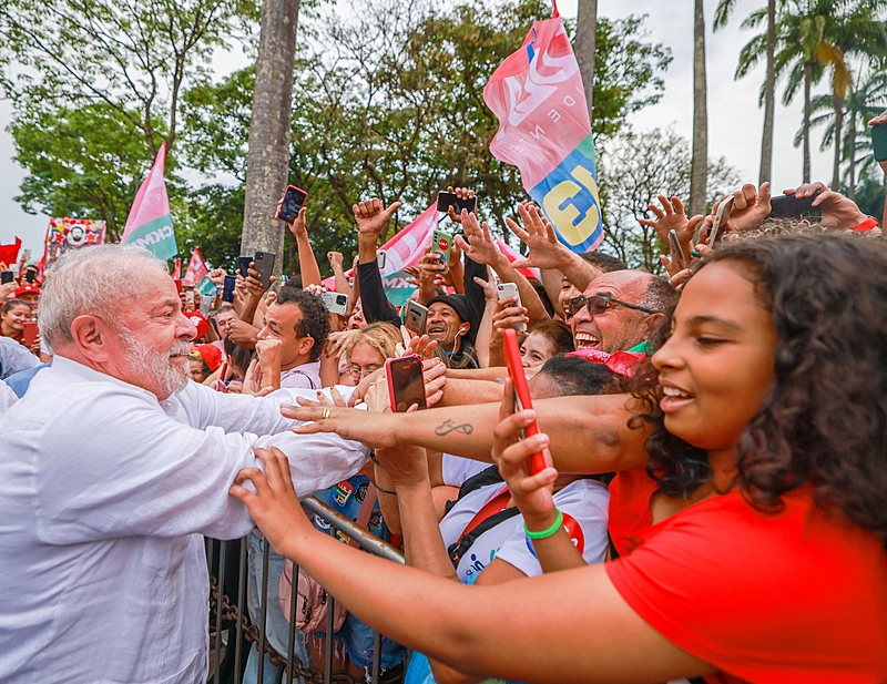 Ipespe: Lula mantém liderança com 49% dos votos; Bolsonaro tem 43%