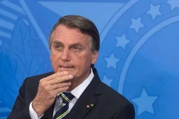 Recluso e apático, Bolsonaro delega tarefas a Mourão e entorno teme que ele não conclua mandato