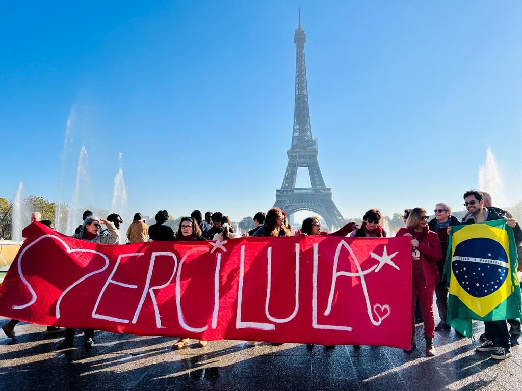 Homenagem a Lula na França – Proclamação da República, da democracia e da alegria