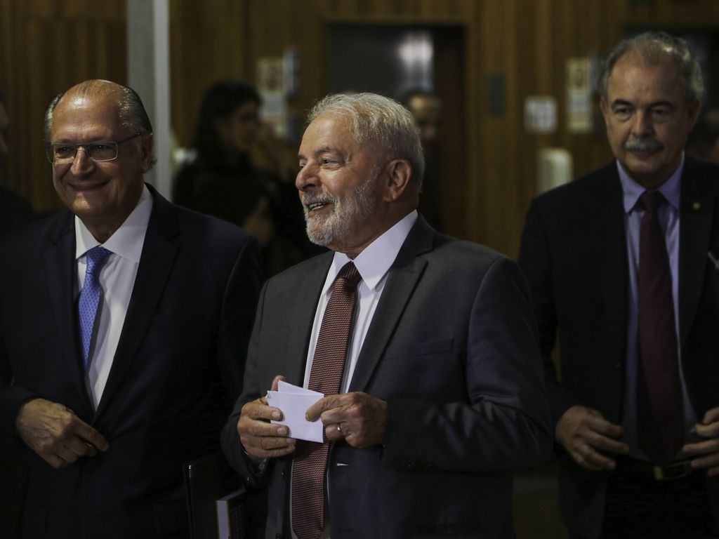 TSE aprova contas da campanha eleitoral de Lula e Alckmin