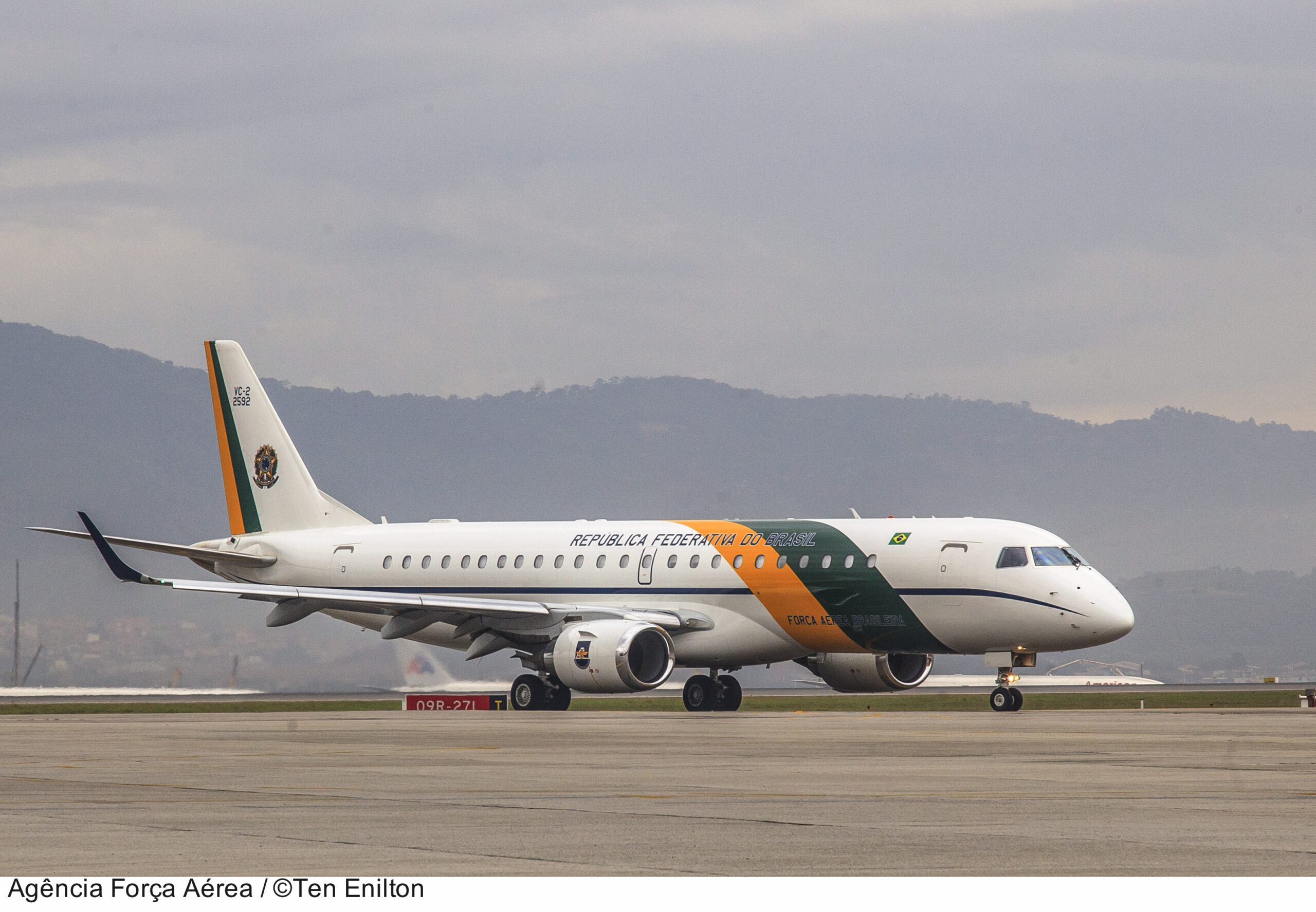 Bolsonaro embarcou em avião presidencial rumo aos Estados Unidos na véspera do fim do mandato