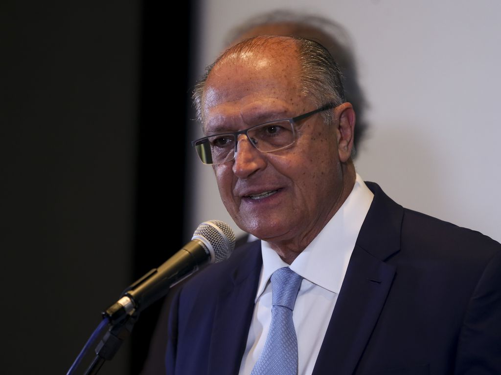 Alckmin afirma que campanha de vacinação contra Covid para crianças será prioridade
