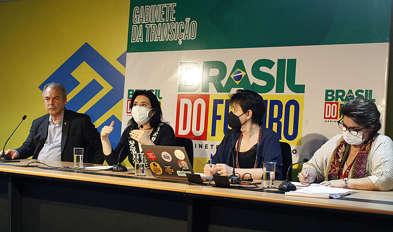 Abuso de poder econômico: transição denuncia aumento incomum no Auxílio Brasil pré-eleição