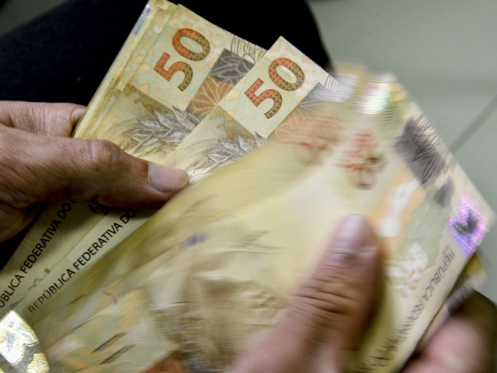 Desenrola Brasil começa a renegociar dívidas de pessoas físicas a partir de segunda-feira (17)