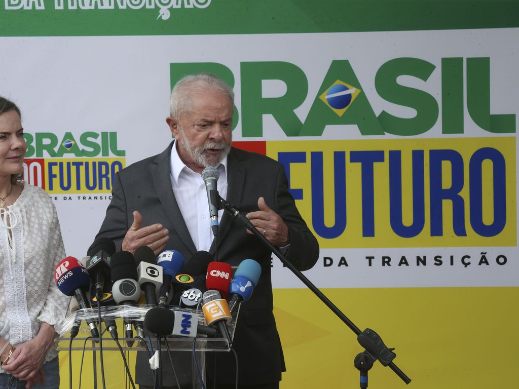 Lula irá anunciar ministros após diplomação no TSE