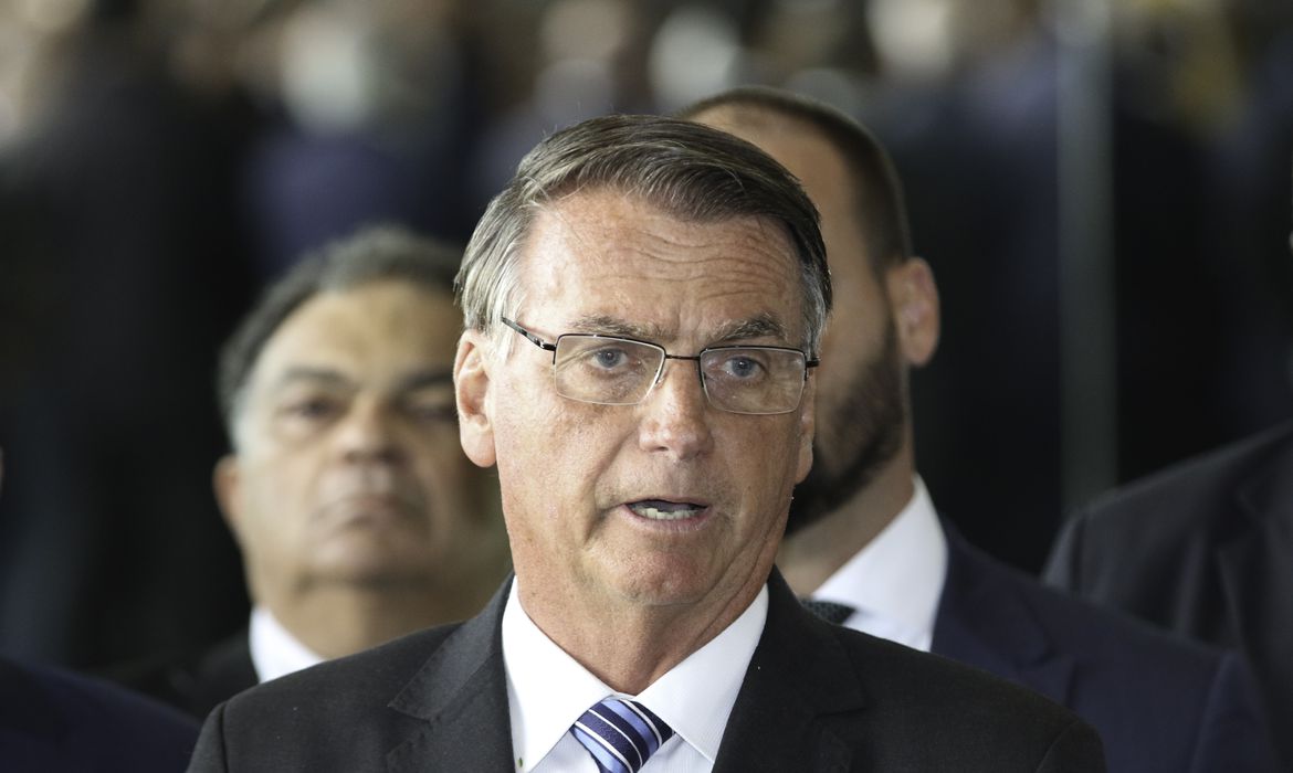 Ministro do TSE aceita abertura de ação eleitoral contra Bolsonaro