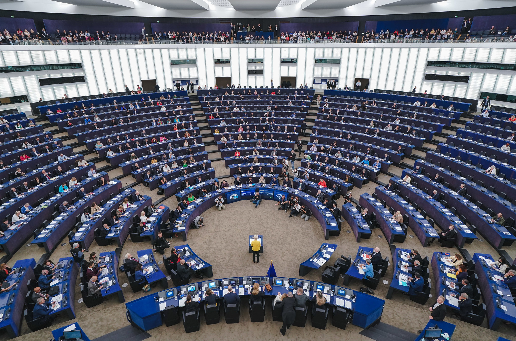 Parlamento Europeu diz que Bolsonaro “instrumentalizou” atos golpistas e aprova resolução