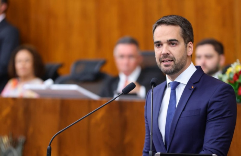 Eduardo Leite toma posse como governador reeleito do Rio Grande do Sul