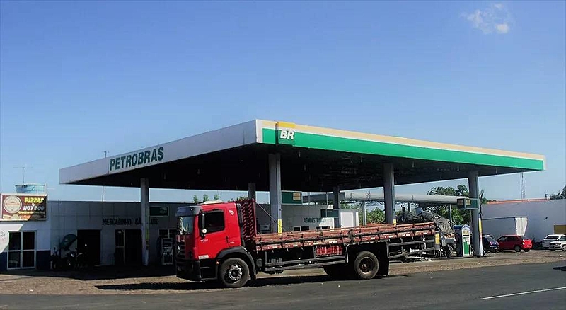 Petrobras aumenta gasolina antes de novo presidente indicado por Lula assumir gestão