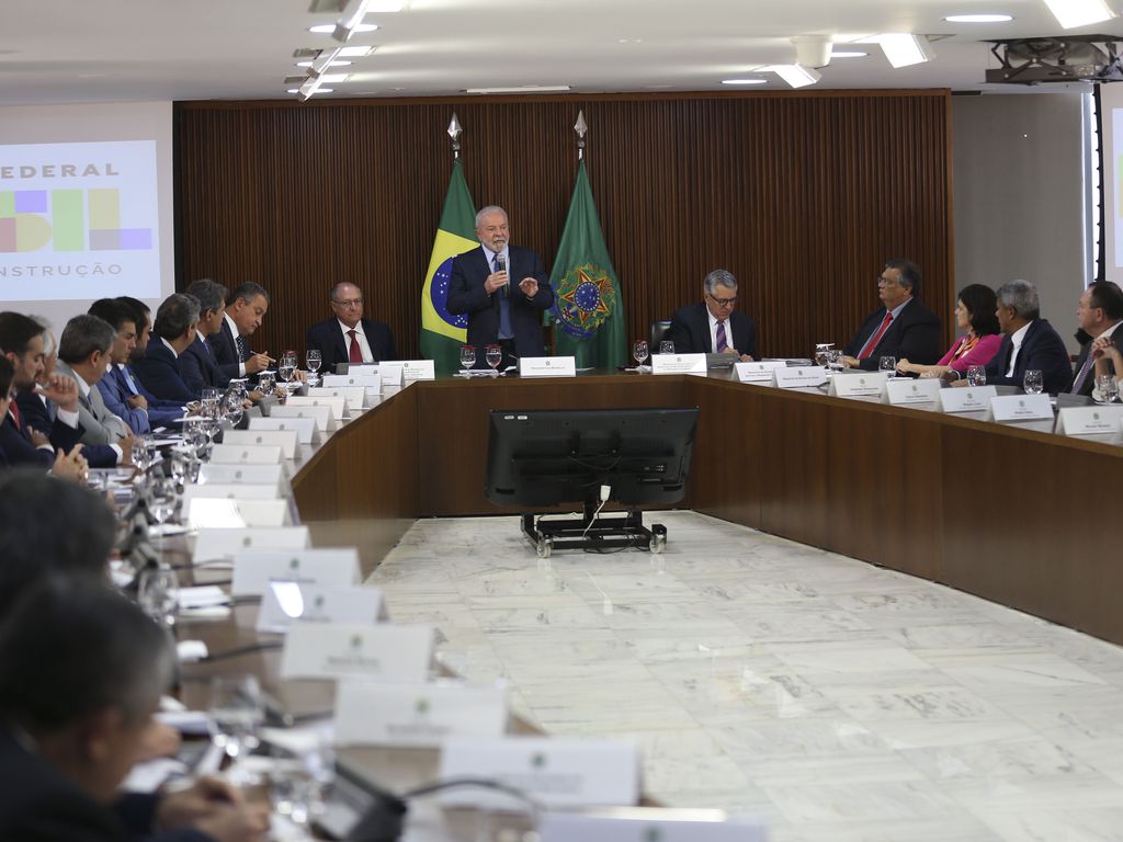 Após reunião com Lula, governadores assinam carta: “compromisso com o Estado democrático”