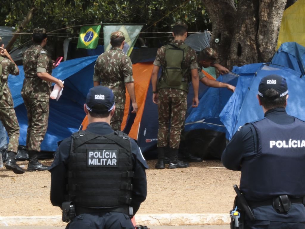 Exército sabia de armas no acampamento golpista em Brasília e nada fez