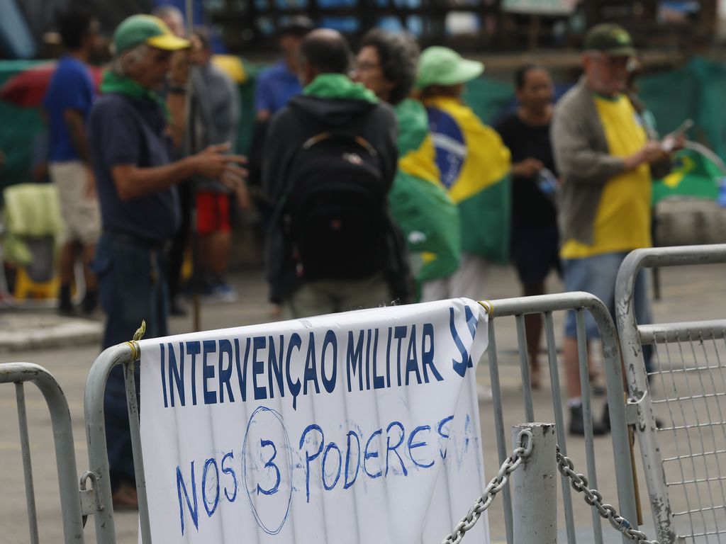 Moraes converte em preventiva 140 prisões por atos golpistas