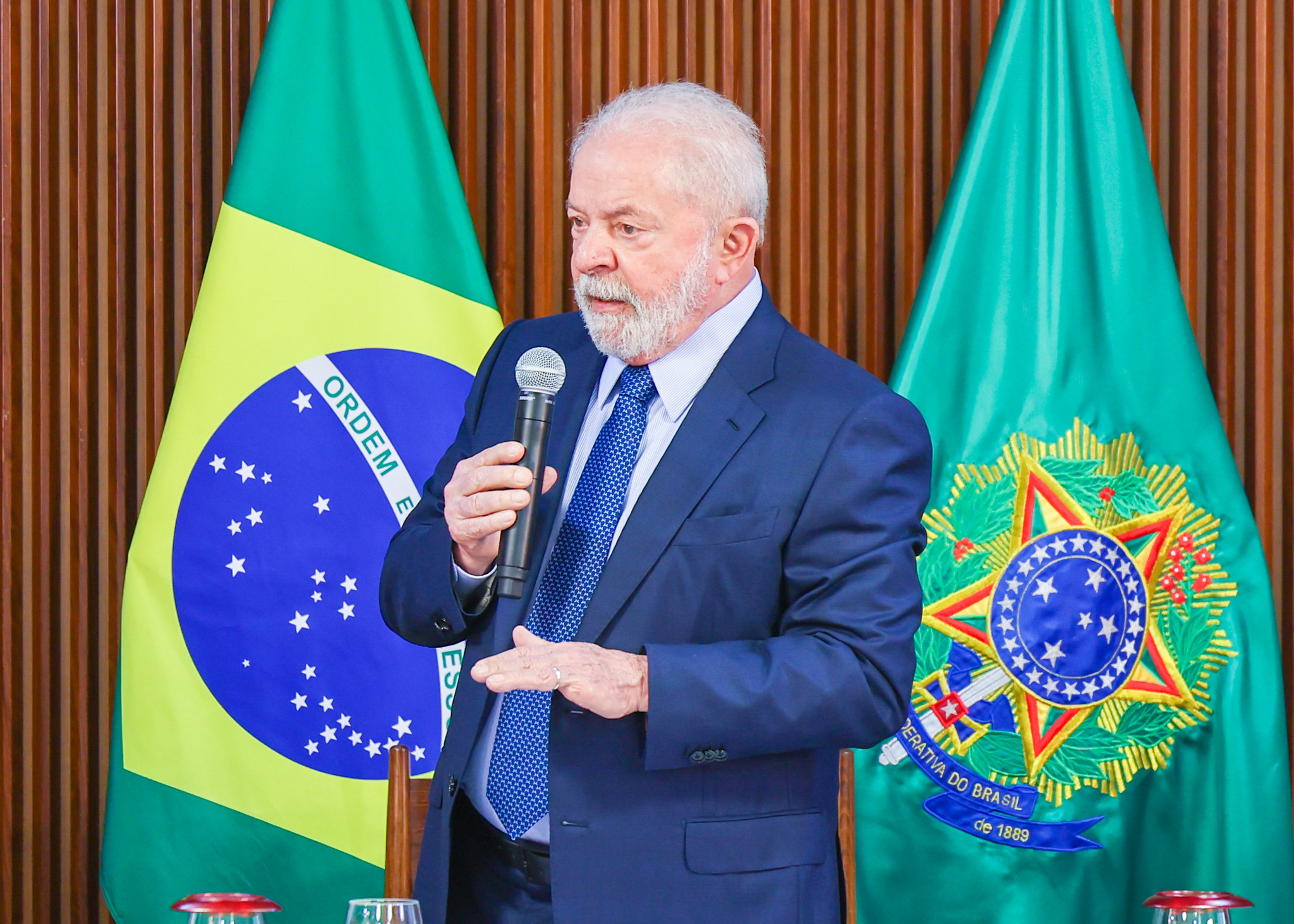 Lula faz sua primeira viagem para entrega de obras; governo visa metas dos 100 dias