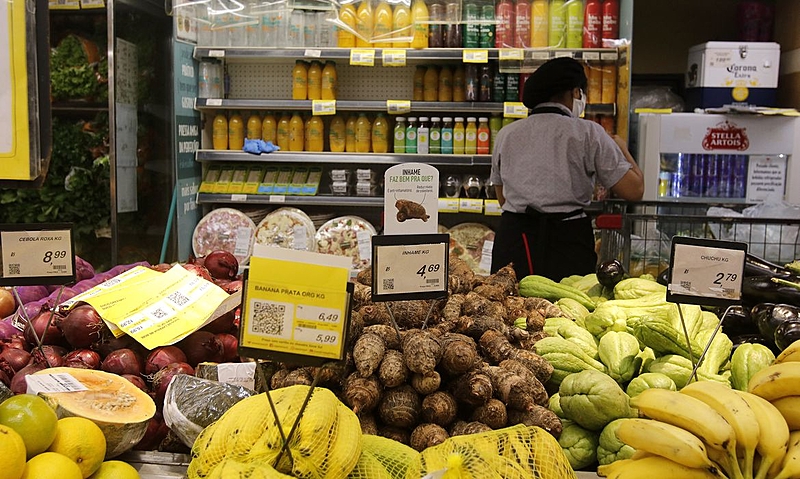 Alta de alimentos pressiona inflação de janeiro e turbina disputa entre governo e BC