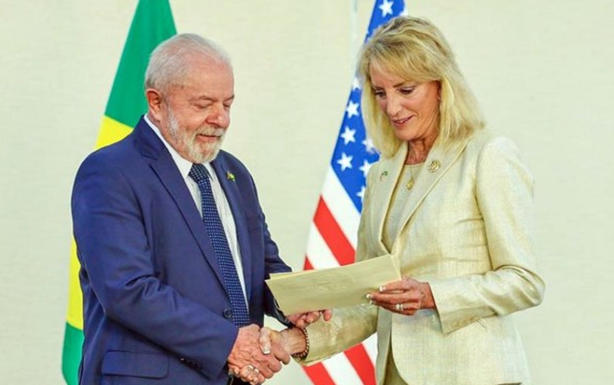 Para Biden, Lula é ‘líder global’, afirma embaixadora dos Estados Unidos