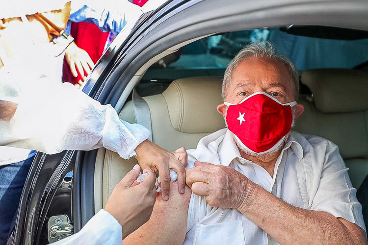 Lula tornará público seu cartão de vacinação