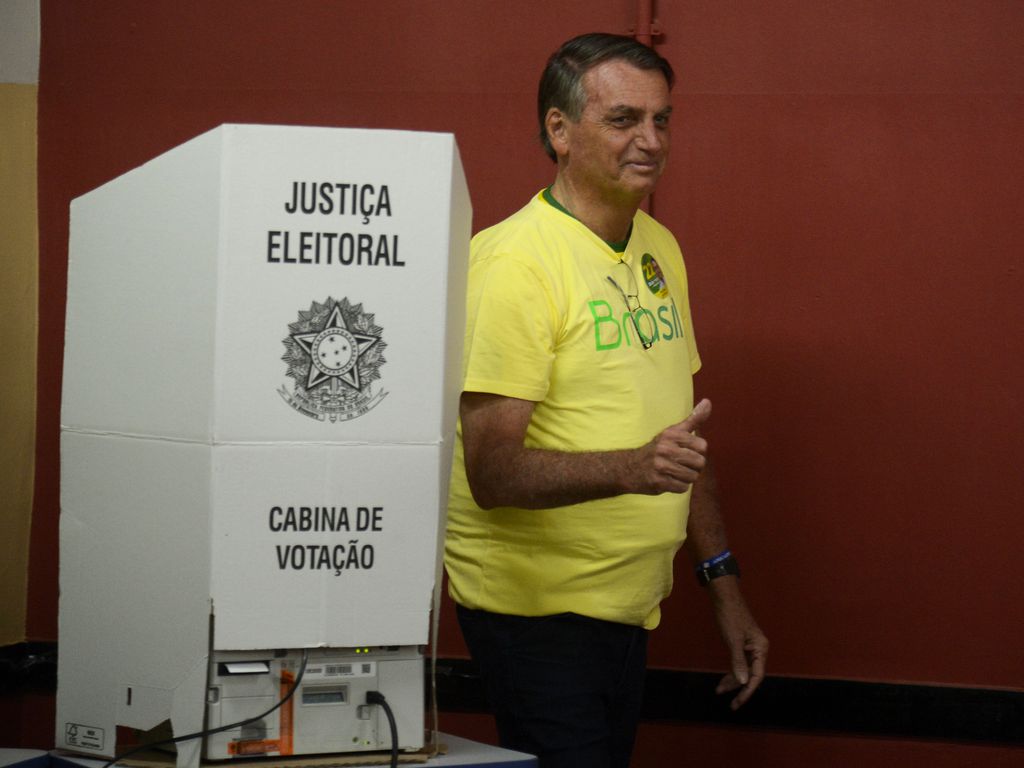Partidos turbinam ações contra Bolsonaro no TSE