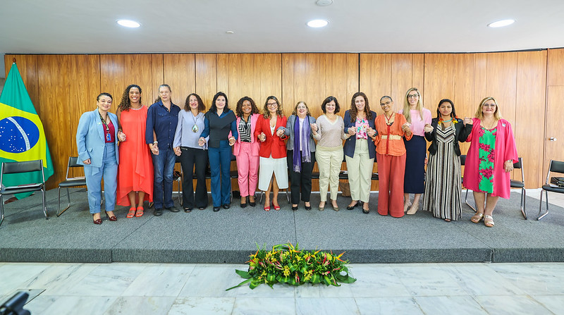 Governo federal promove abertura do mês da mulher; Tebet defende multa para empresa que pagar salários desiguais