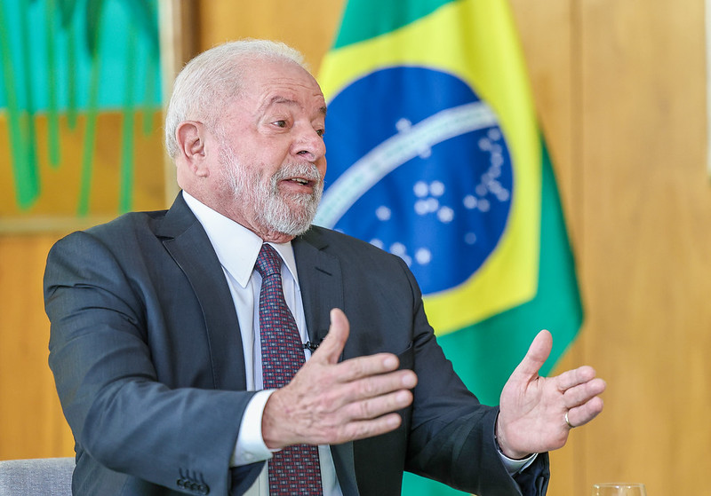 Lula conversa com hoje com rei Charles III por telefone