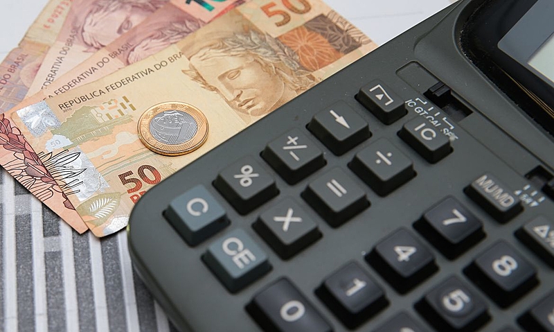 Banco Central mantém Selic a 13,75%; para Tebet, juros caem no começo de maio
