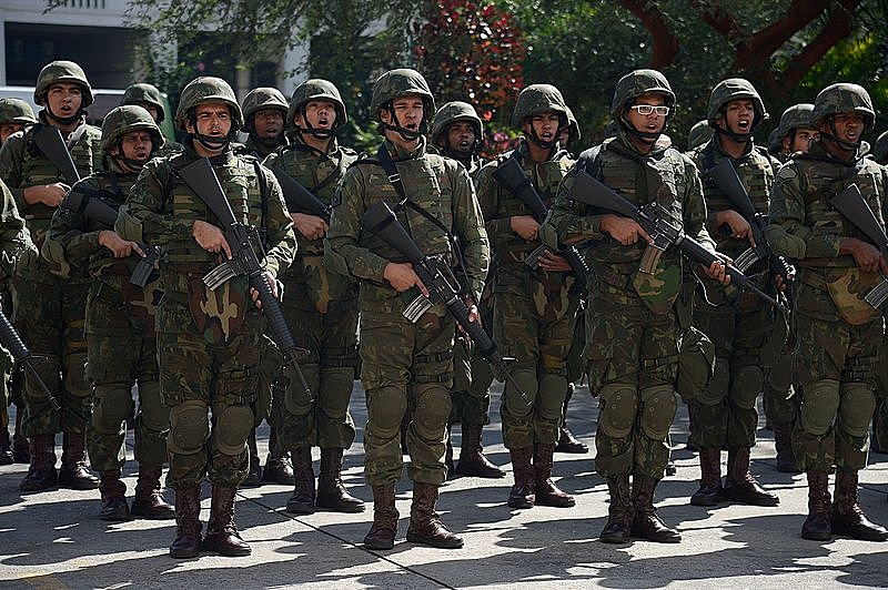 Aos 59 anos do golpe, Forças Armadas vivem desgaste de imagem após associação com Bolsonaro