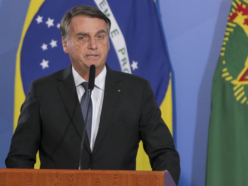 MPF no DF deve investigar Bolsonaro por peculato