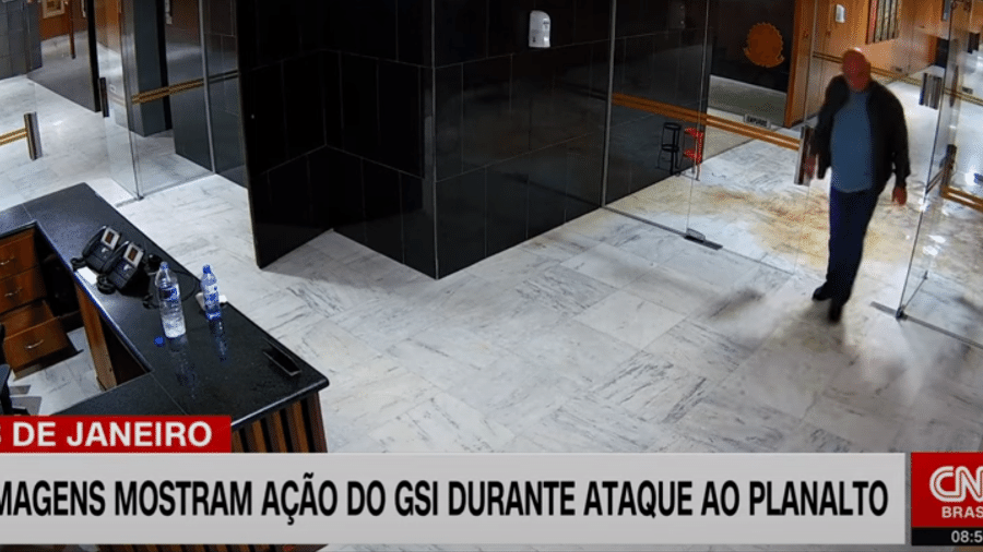 Câmeras mostram ministro do GSI no Palácio do Planalto no dia 08 de janeiro