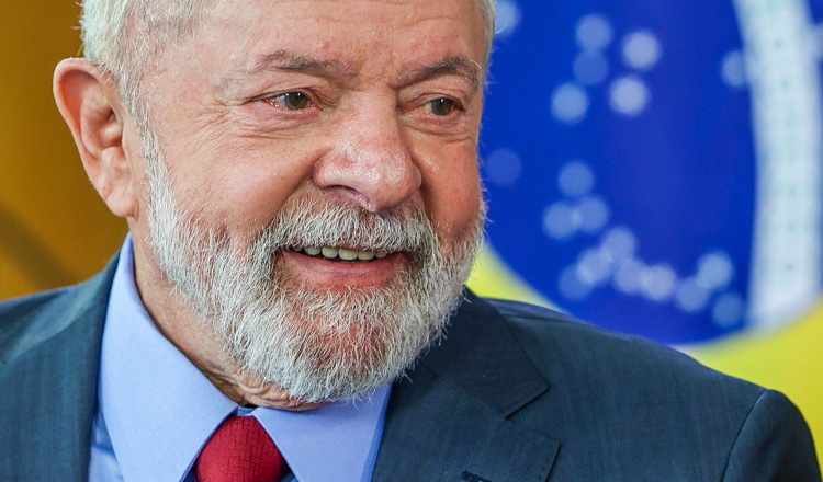 80% acha que Lula age bem ao pressionar pela queda dos juros