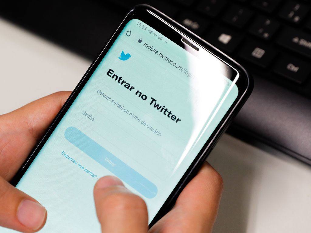 Redes sociais têm 72 horas para apresentar medidas contra violência. Ministério estima que Twitter apagou mais de 400 posts