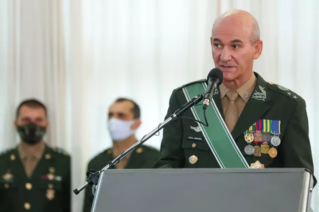 Governo confirma general Amaro no comando do GSI