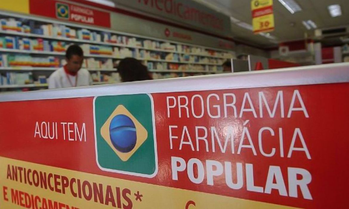 Governo retoma Farmácia Popular e expande oferta de medicamentos