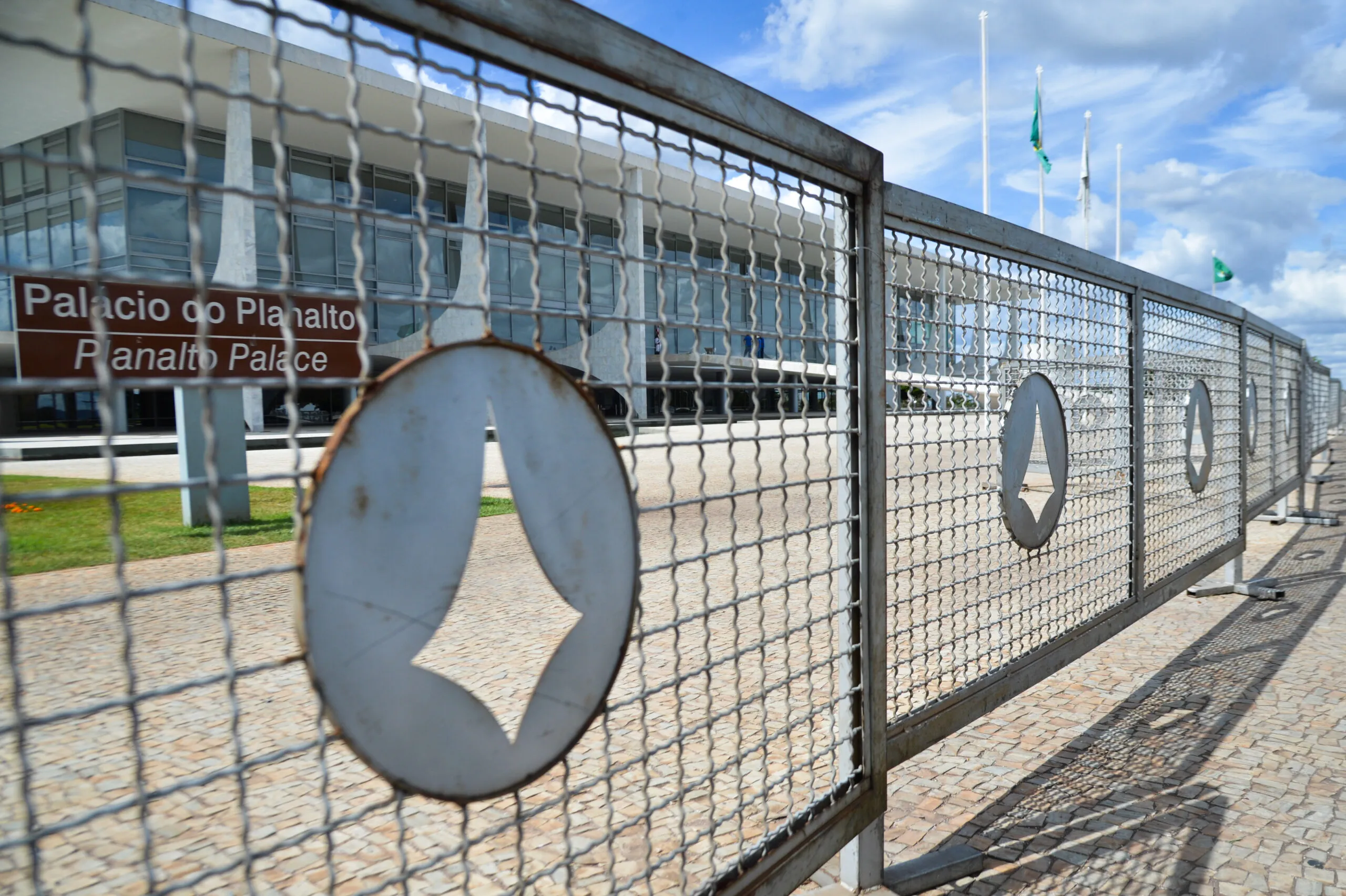 Brasília ensaia desmontar grades que ganhou em 2013