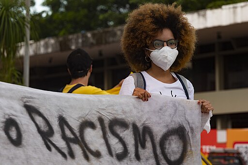 Ipec: 4 em cada 5 brasileiros reconhecem que o Brasil é racista