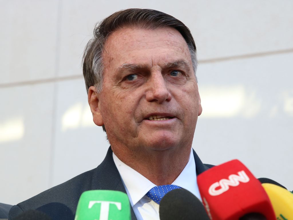 Bolsonaro confirma em depoimento reunião com Marcos do Val, mas nega envolvimento em planos do senador