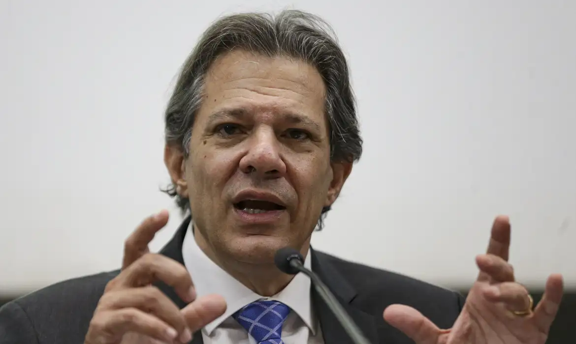 Haddad diz que desoneração da folha é inconstitucional, mas promete solução mais “adequada”