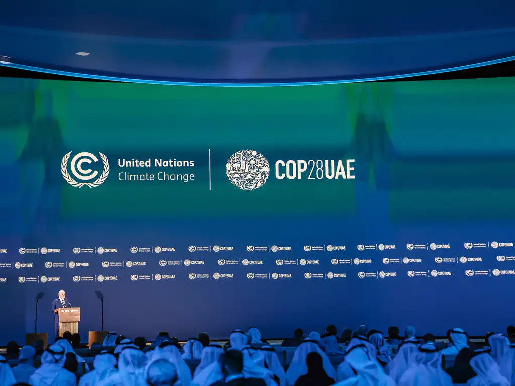 COP28: acordo propõe ‘transição’ de energias fósseis até 2050