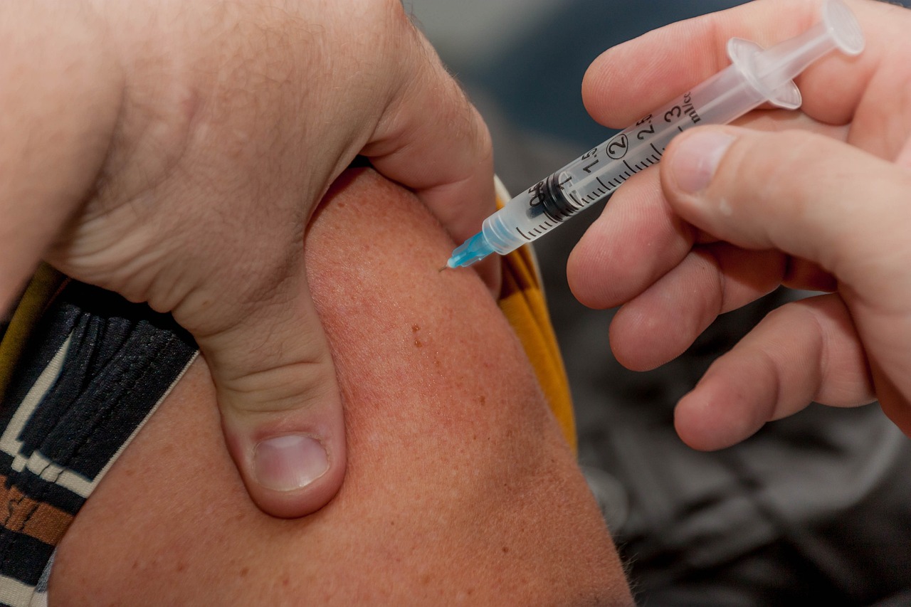 Saúde antecipa vacinação contra gripe para março; confira os grupos prioritários