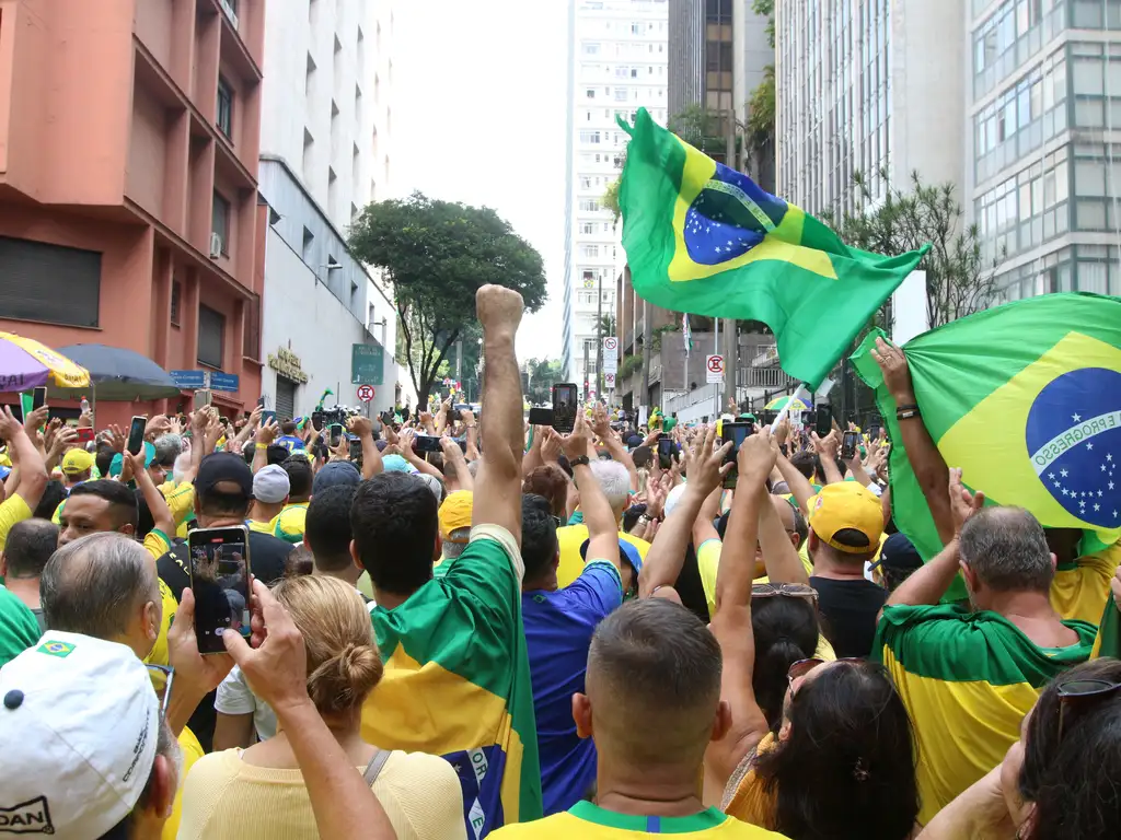 ‘Futuro de Bolsonaro está vinculado ao destino político da extrema direita’, afirma Genoino