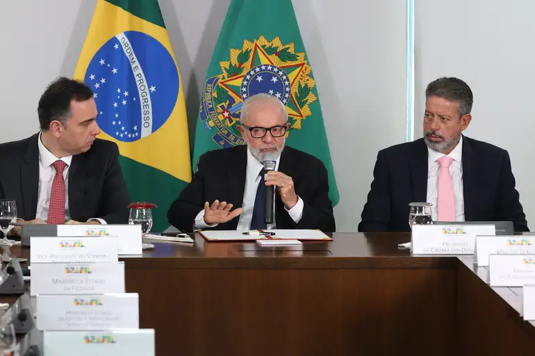 O labirinto de Lula: Executivo enfraquecido