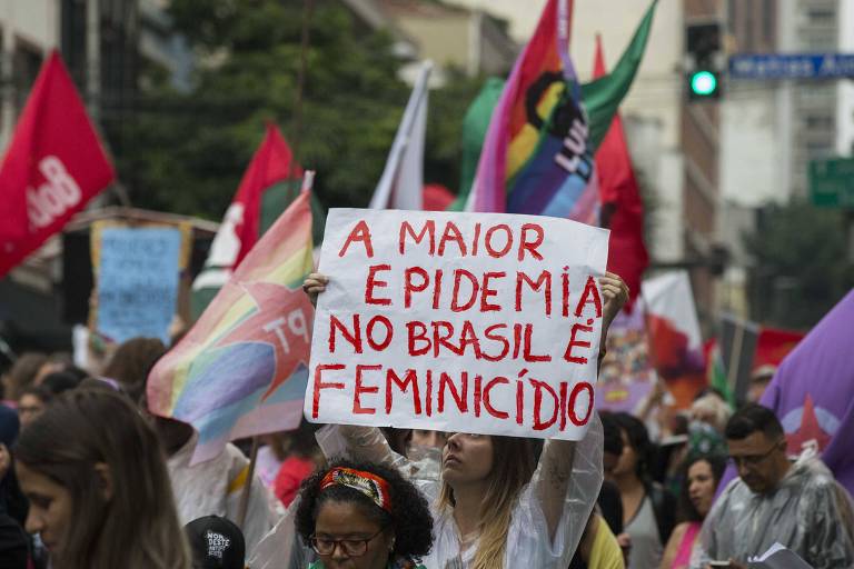 A cada dia, quase 5 feminicídios são cometidos no Brasil