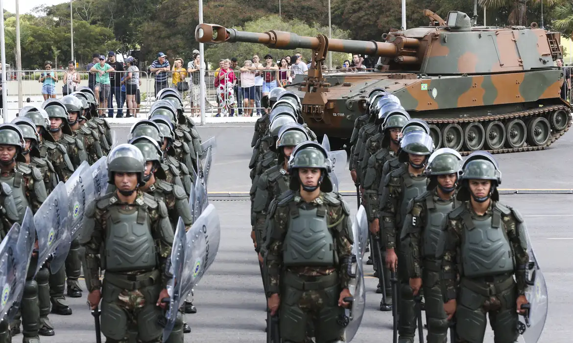 Os Militares no Brasil.