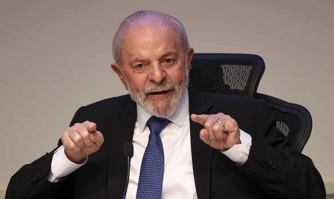 Lula se recupera bem após cirurgia no cérebro, mas segue sob observação