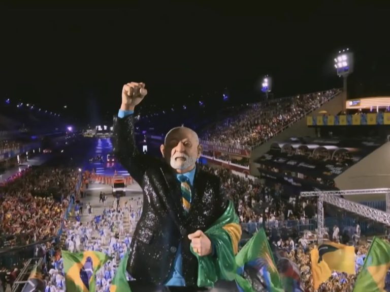 No Carnaval, a Avenida É Poder