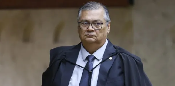 Flávio Dino e o dever de cumprir e fazer cumprir a Lei