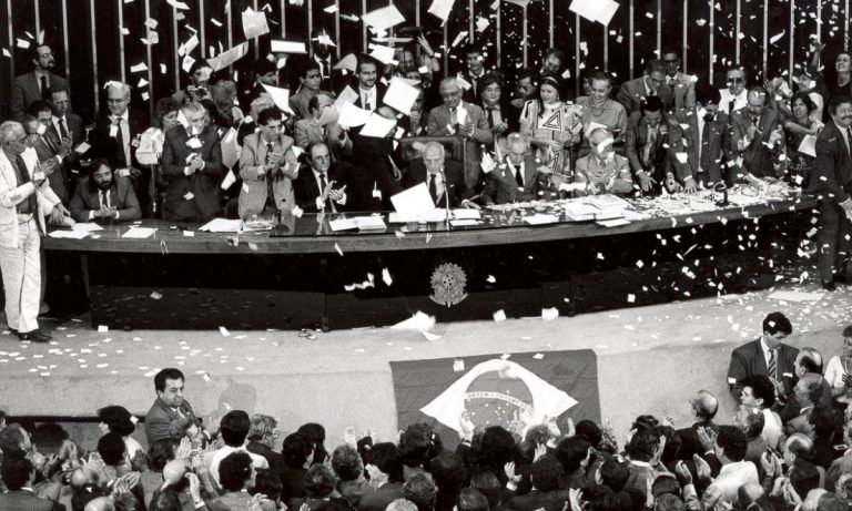 O declínio do Parlamento: como o avanço do baixo clero ameaça a democracia brasileira | Por Jairo Bolter