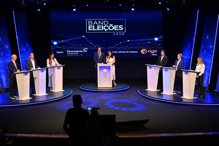CORRESPONDENTE POLÍTICO | Celina vai aos debates, mas quer mudar as regras