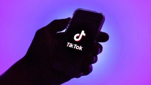 TikTok recebe multa de R$ 153,7 milhões por falhas na proteção de menores no Brasil
